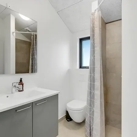 3 Bedroom Beautiful In Holiday home