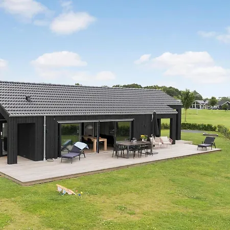 3 Bedroom Beautiful In Dom wakacyjny