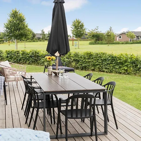 3 Bedroom Beautiful In Feriehus *