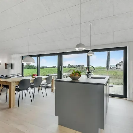 3 Bedroom Beautiful In Holiday home *